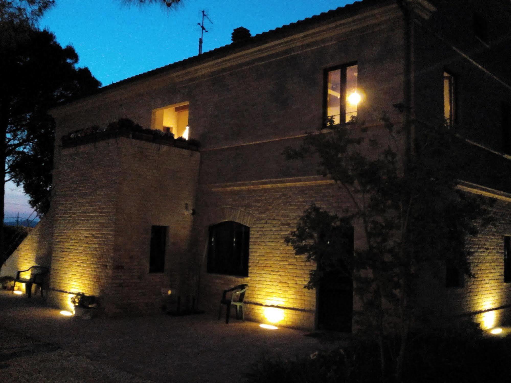 Agriturismo La Fonte Di San Girio Vendégház Potenza Picena Kültér fotó