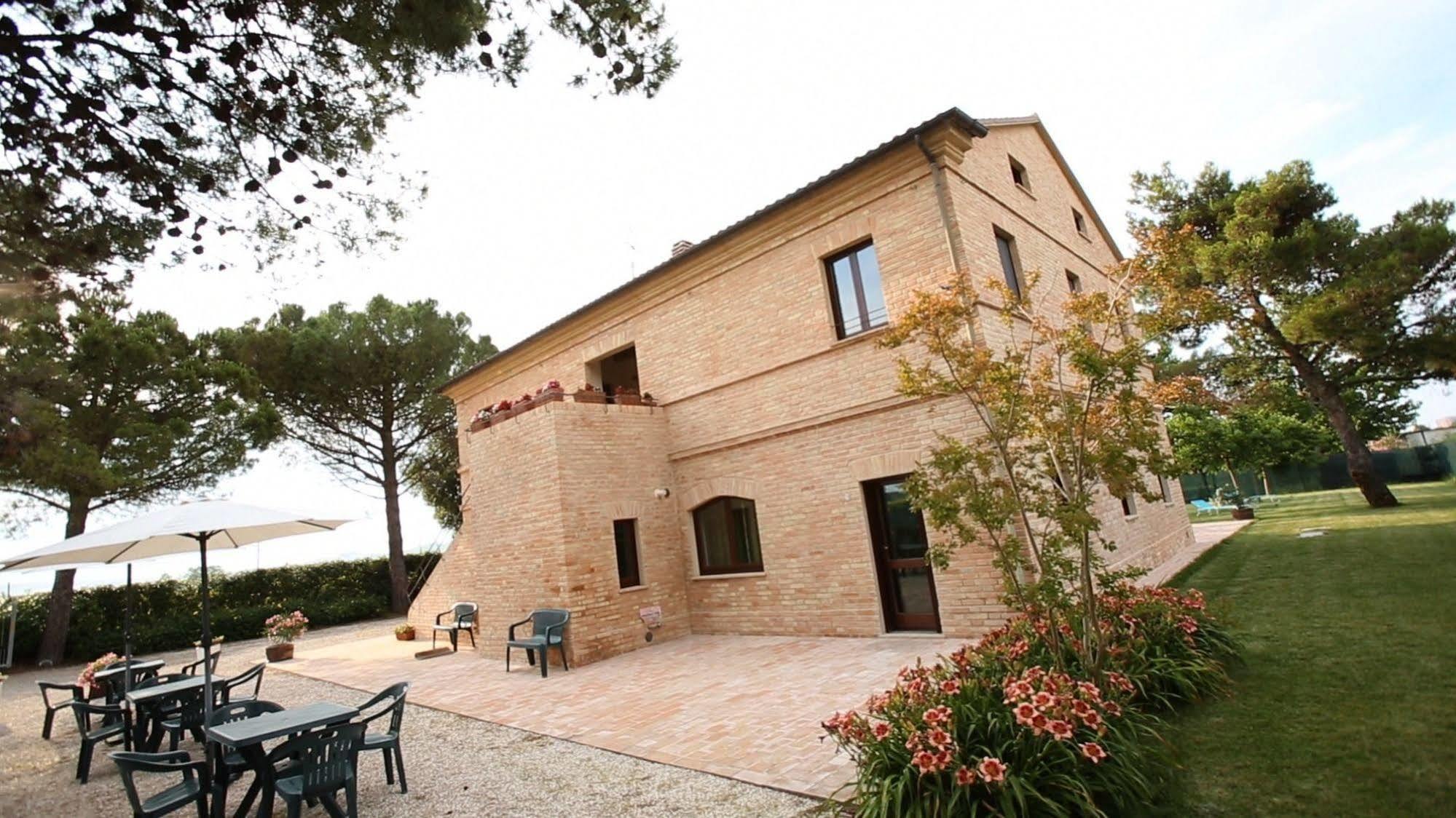 Agriturismo La Fonte Di San Girio Vendégház Potenza Picena Kültér fotó